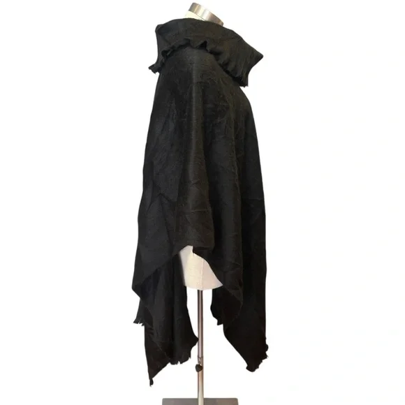 NWT Pokoloko Cowl Neck Poncho Shawl Black "Ink Tartan" One Size - Picture 6 of 14